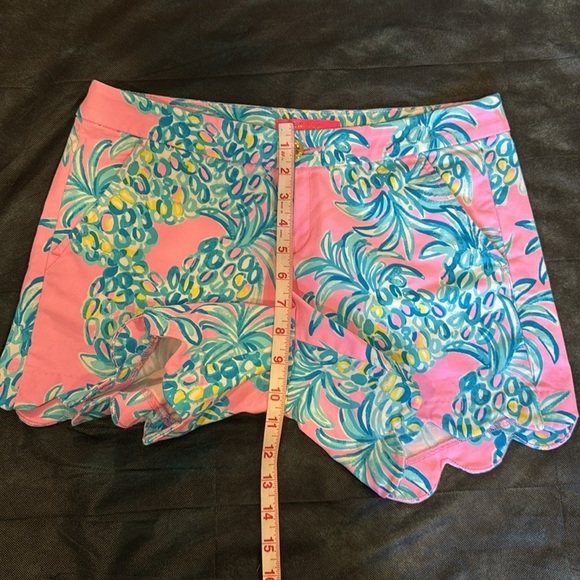 🔥Lily Pulitzer Pink and Blue Patterned Women Shorts🔥 - Picture 3 of 8